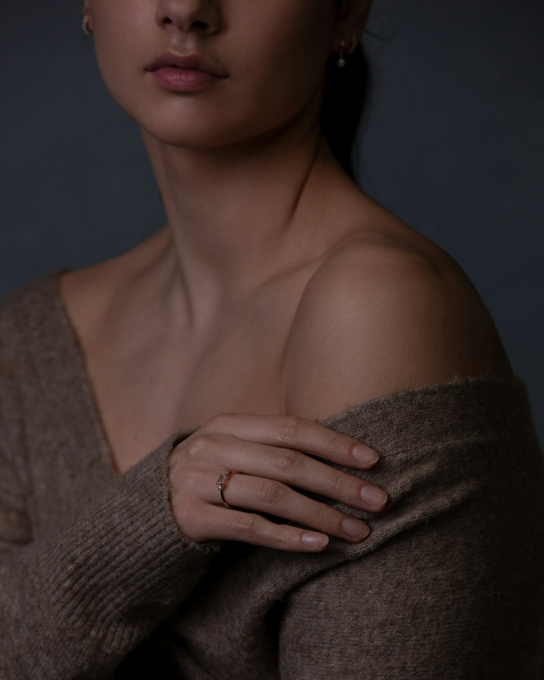 어깨 팔 통증 원인 완벽 분석: 5가지 주요 원인과 효과적인 해결 방법