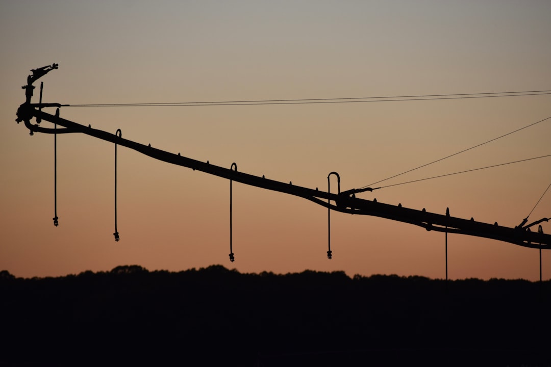 우리산업홀딩스 주가 전망: 2024년 심층 분석 및 투자 전략