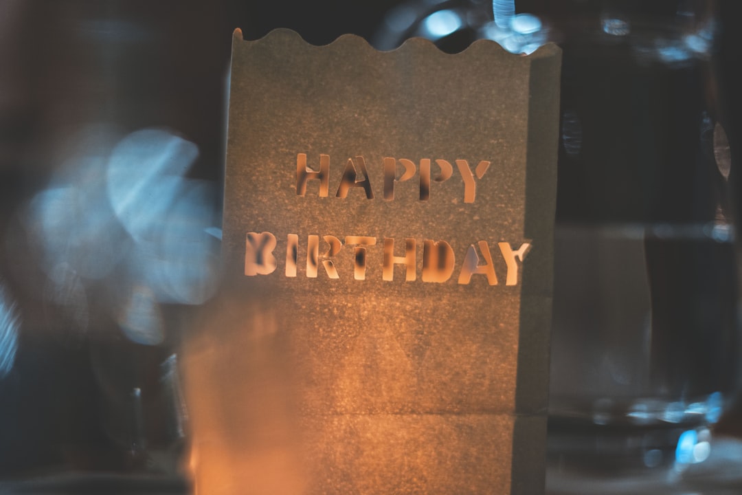 특별한 날을 더욱 특별하게! 생일축하 토퍼 완벽 가이드: 디자인, 제작, 활용 꿀팁 총정리