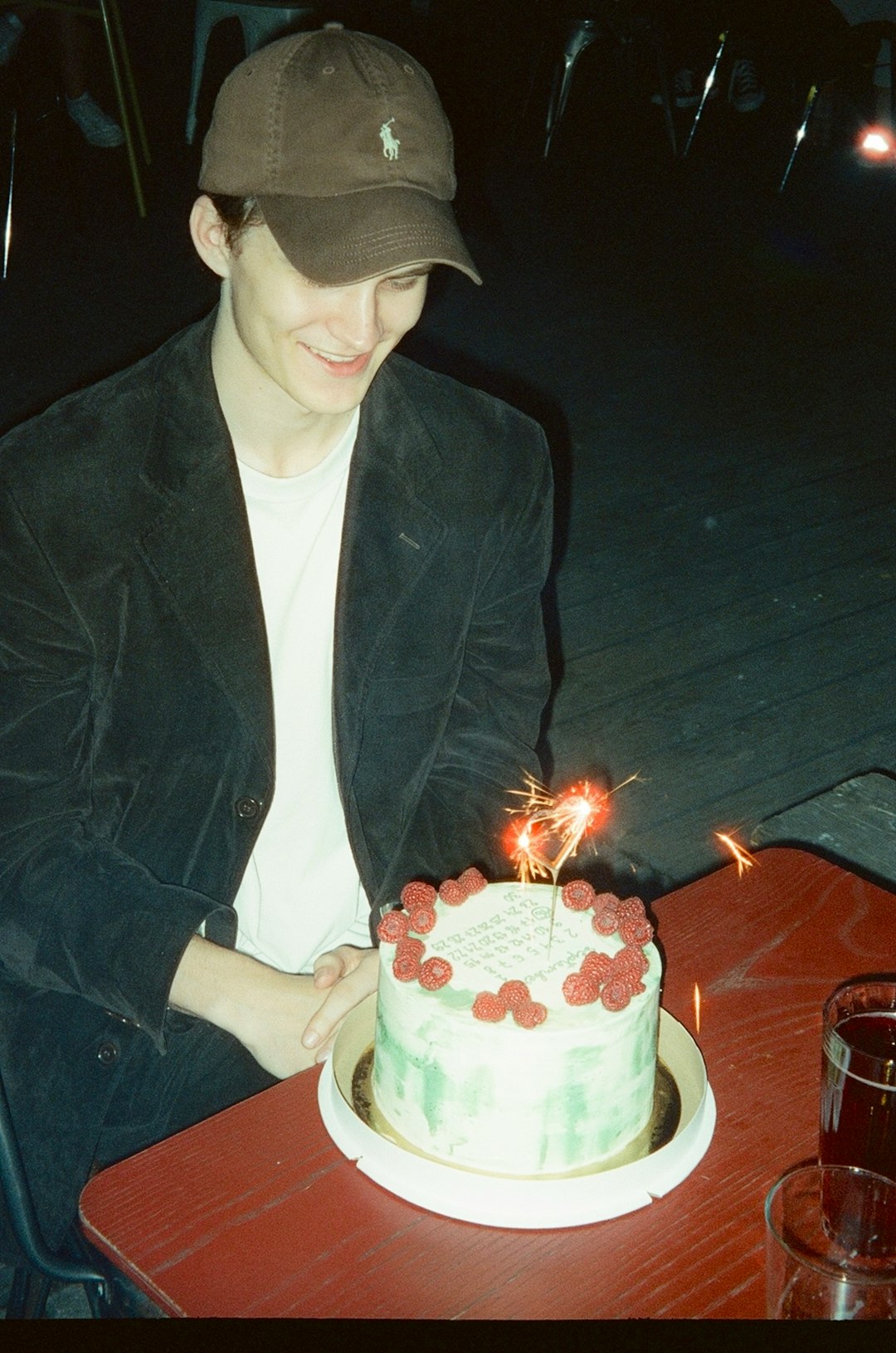 특별한 날을 더욱 특별하게! 생일축하 토퍼 완벽 가이드: 디자인, 제작, 활용 꿀팁 총정리