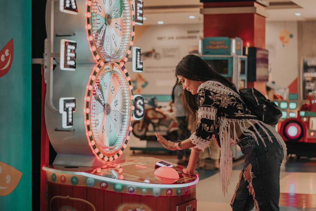 Arcade 가사 완벽 분석: 숨겨진 의미와 깊이 있는 해석 (SEO 최적화)