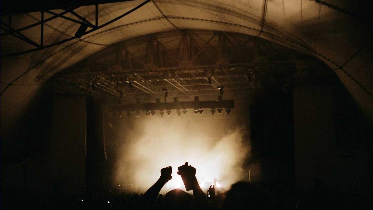 발각질제거제 부작용 경보: 아기발 만들려다 피부염 걸리는 이유와 안전한 관리법